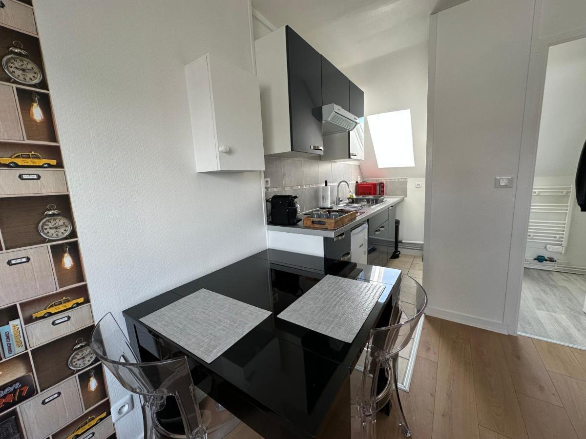 Appartement Au Centre Ville De Sens Zewnętrze zdjęcie
